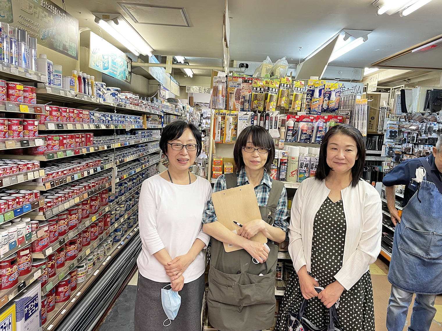 「新宿日曜大工センター」の社長、副社長、鈴木編集長