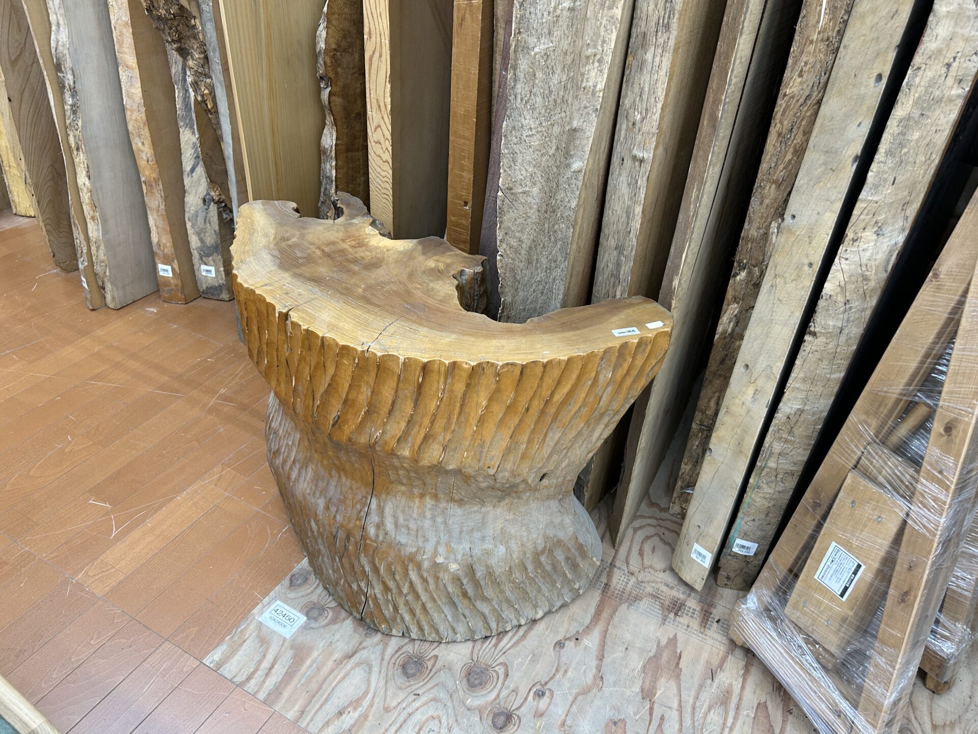 木材売り場の銘木